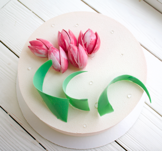 Декор Торт с тюльпанами