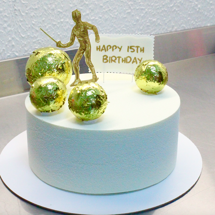 Зеленый золотой шары. Золотой шар на торт. Торт с золотыми шарами. Торт с золотом шариками. Зеленый торт с золотыми шарами.